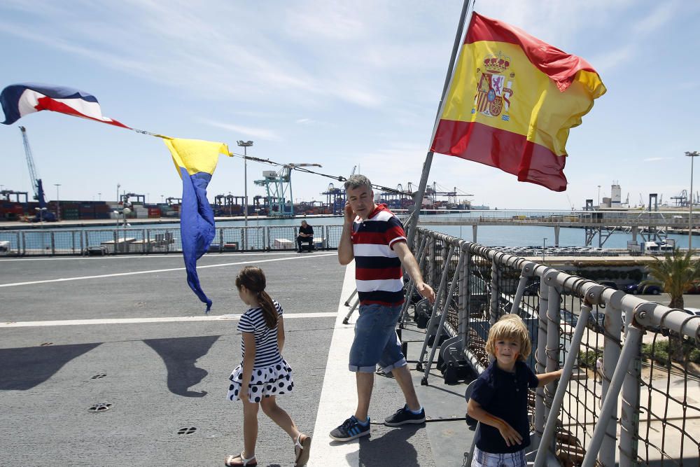 El buque de asalto anfibio 'Galicia' y el patrullero de altura 'Infanta Elena', por dentro