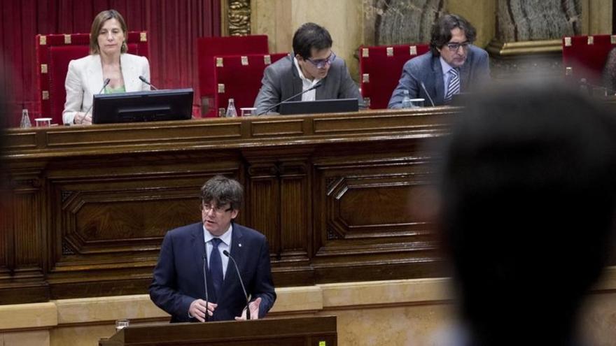 Puigdemont achaca a España la pobreza en Cataluña y saca pecho por la renta garantizada