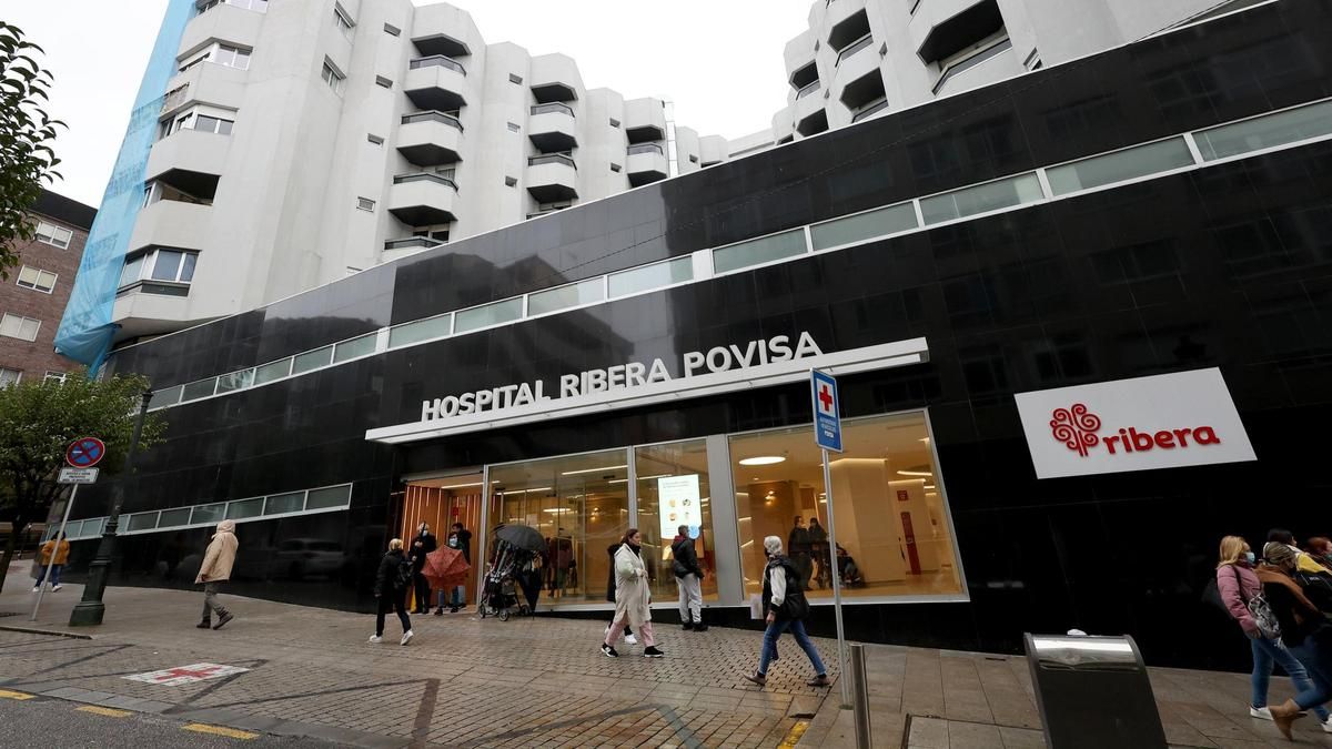 Entrada del hospital Ribera Povisa de Vigo.