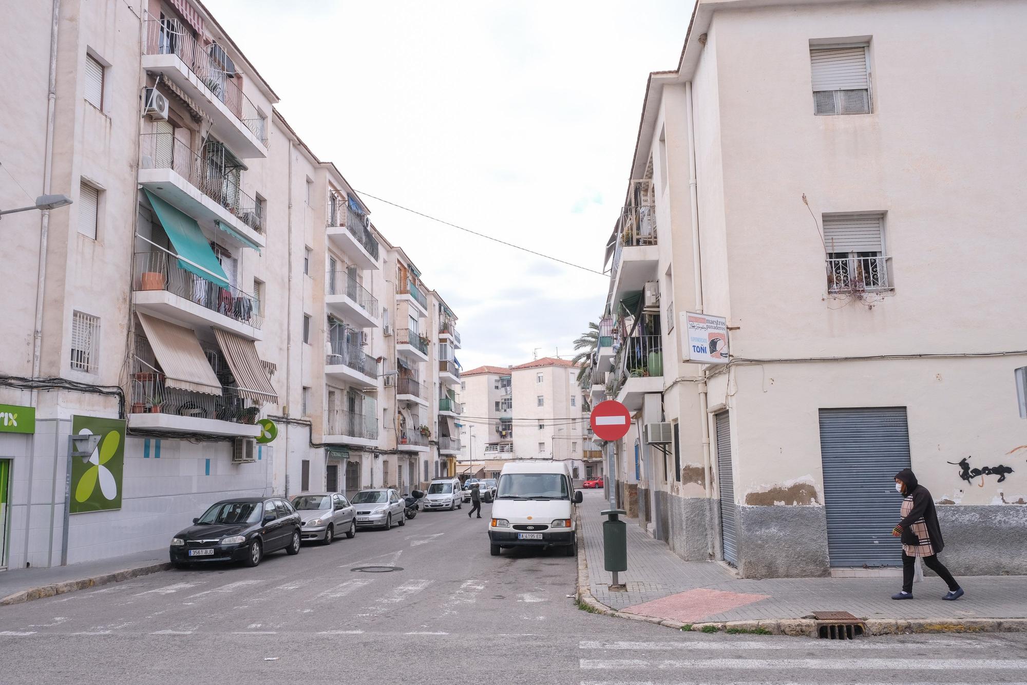 Lo que Pedro Sánchez no vio en el barrio de San Antón de Elche