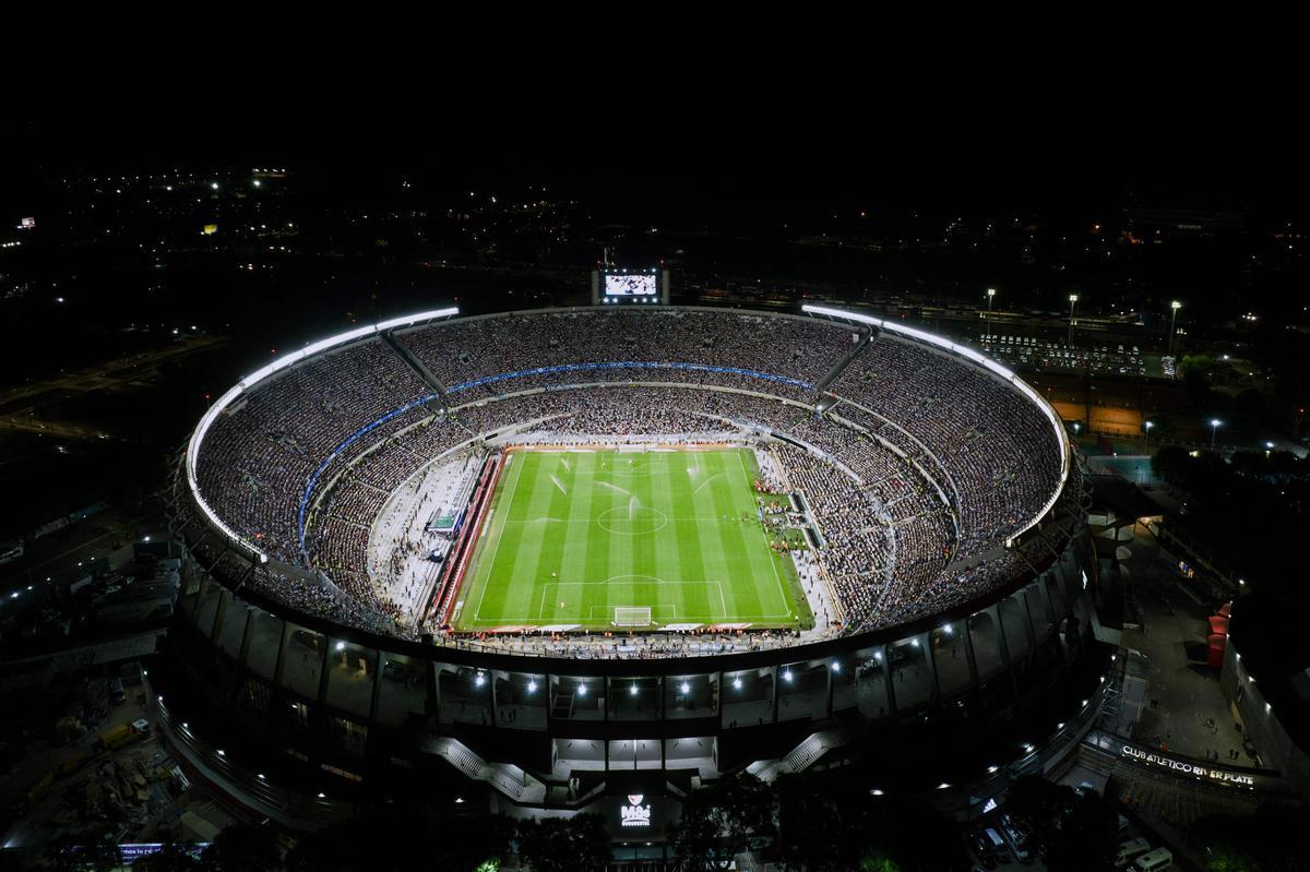 Vista aérea del estadio Monumental, en Buenos Aires, durante el partido amistoso de fútbol entre Argentina y Panamá.