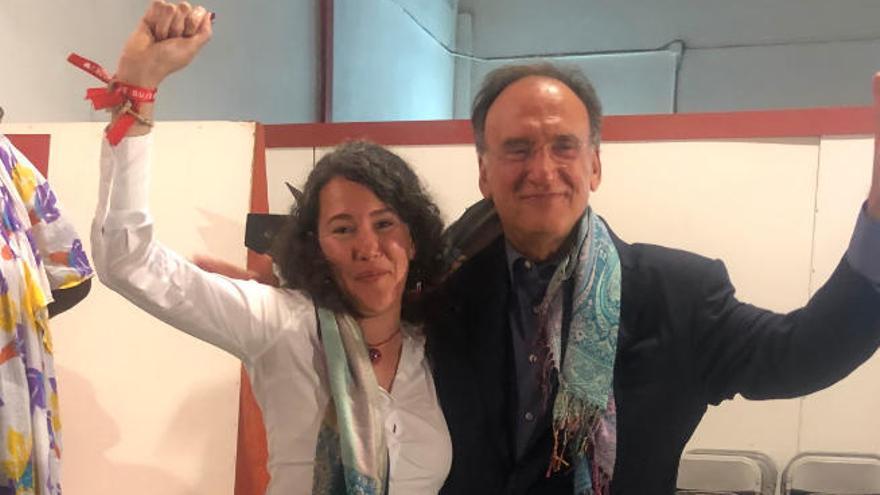 La diputada Ariagona González y el senador Francisco Fajardo, en Lanzarote .