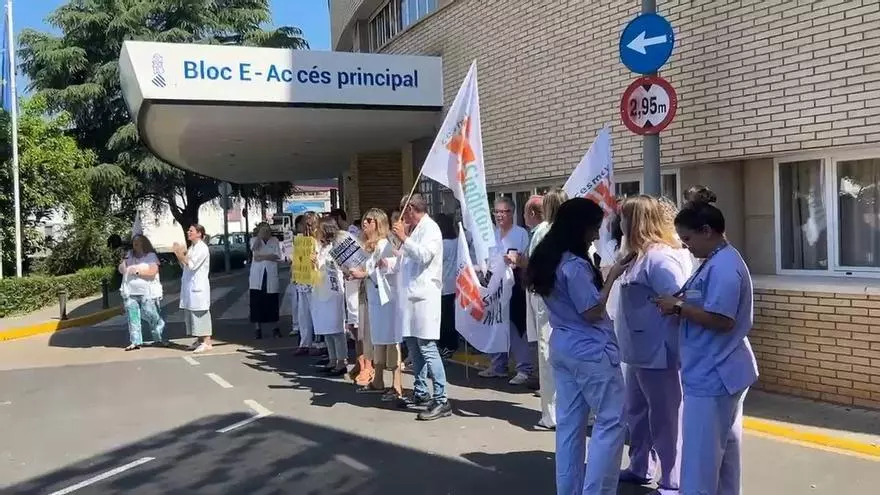 Los médicos vuelven a salir a la calle en Castellón contra el estatuto marco: Denuncian sobrecarga asistencial y falta de personal