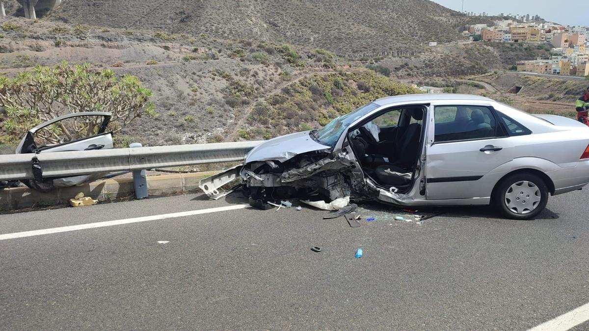 Estado en el que quedó el vehículo en el accidente en la GC 3, en el acceso a Pedro Hidalgo.