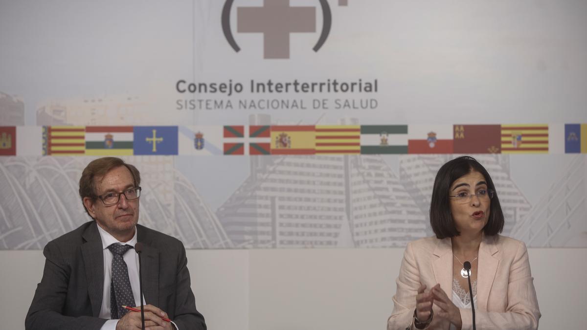 El conseller Miguel Mínguez y la ministra de Sanidad, Carolina Darias, hoy en València.