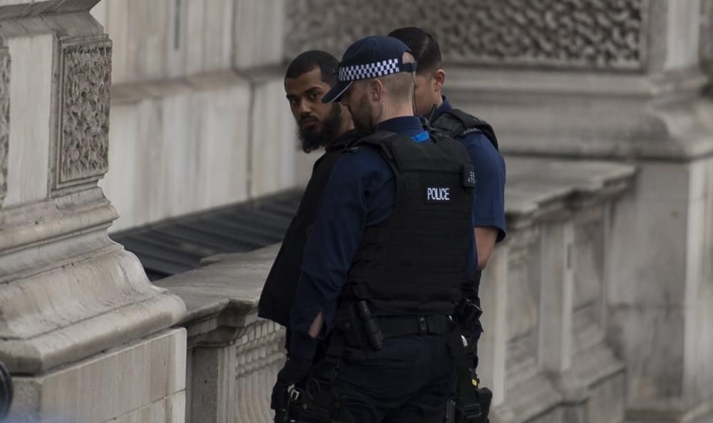 Un detenido en Londres que portaba dos cuchillos junto a Downing Street