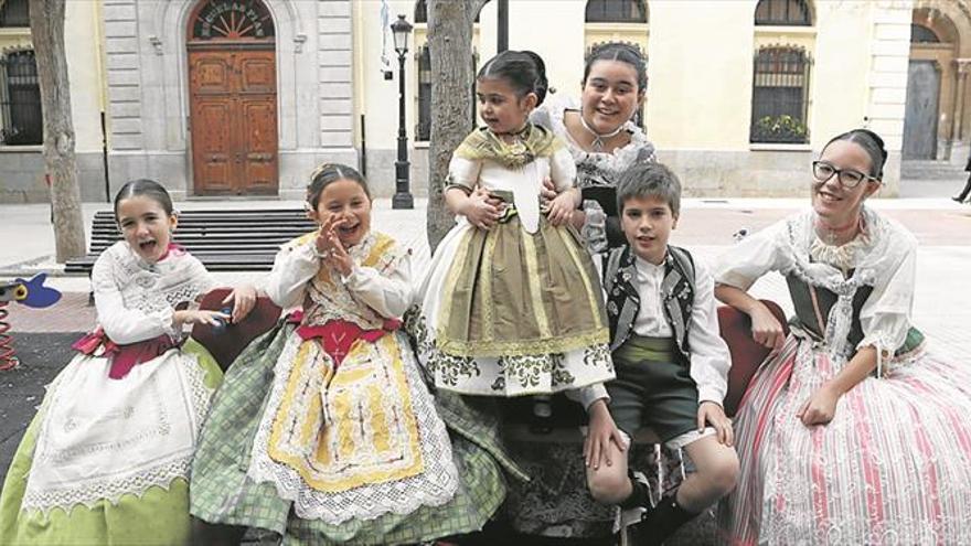 Hort dels Corders País de los niños castelloneros en la tradición ancestral de luz Farola-Ravalet Cor de la Ciutat Brancal de la Ciutat Fadrell L’Armelar Porta del Sol