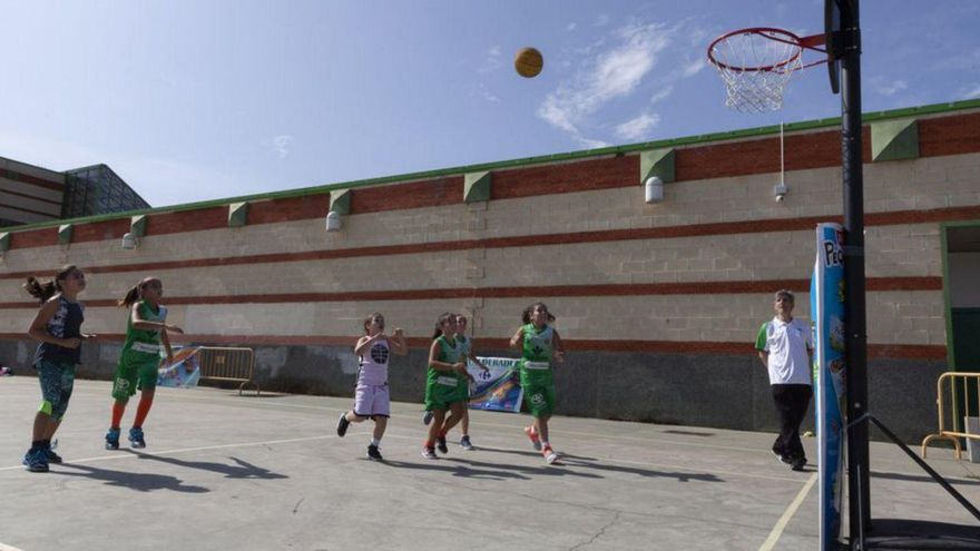 La Delegación de Baloncesto y el CD Zamarat ponen en marcha la primera Liga Sénior femenina de Zamora 3x3