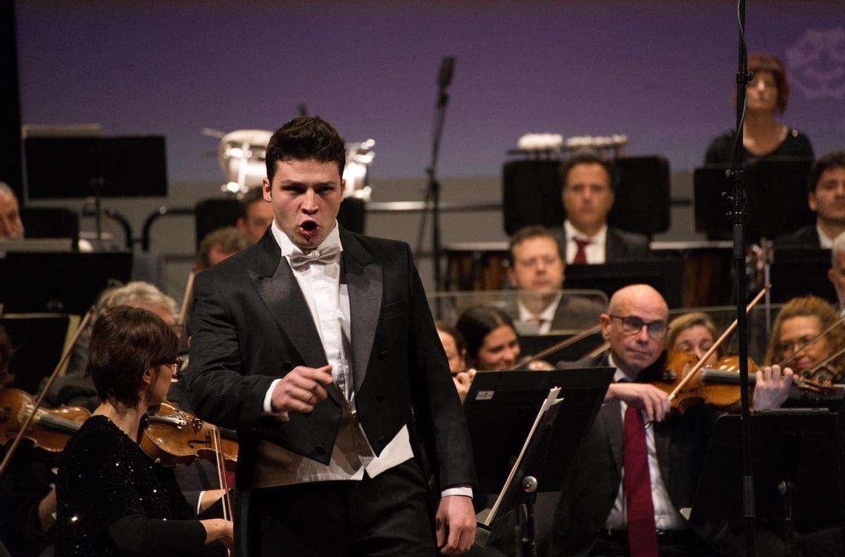 Tarragó durant el concert de sant Antoni amb l’orquestra simfònica de les Illes Balears al Teatre Principal de Maó