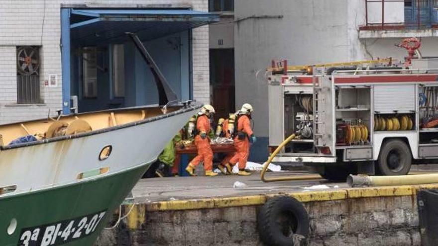 Fallecen dos trabajadores en la explosión de una fábrica de hielo en Ondarroa