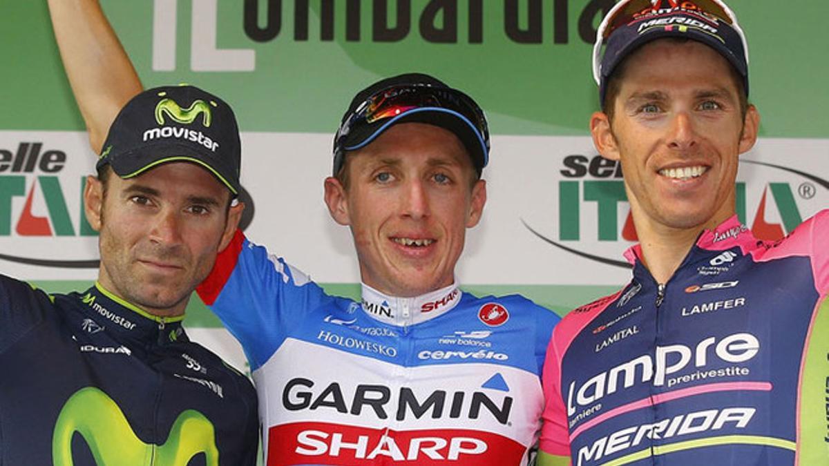 Dan Martin (Garmin-Sharp) en el podio, junto Alejandro Valverde (Movistar) y Rui Costa (Lampre)
