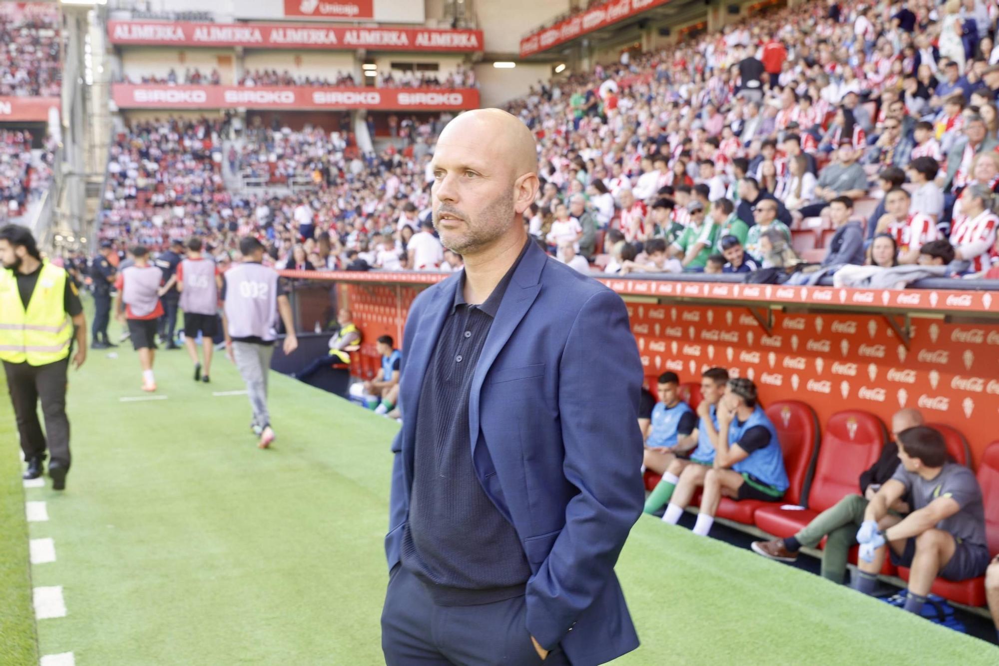 EN IMÁGENES: El partido del Sporting- Racing de Santander en El Molinón
