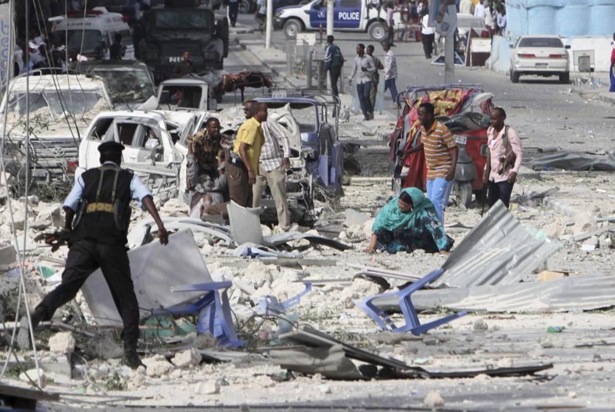 TERRORISTAS DE AL SHABAB ASALTAN UN HOTEL EN ...