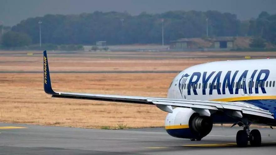 Ryanair deja a sus clientes desconcertados al recomendarles que no viajen con esta prenda de ropa puesta
