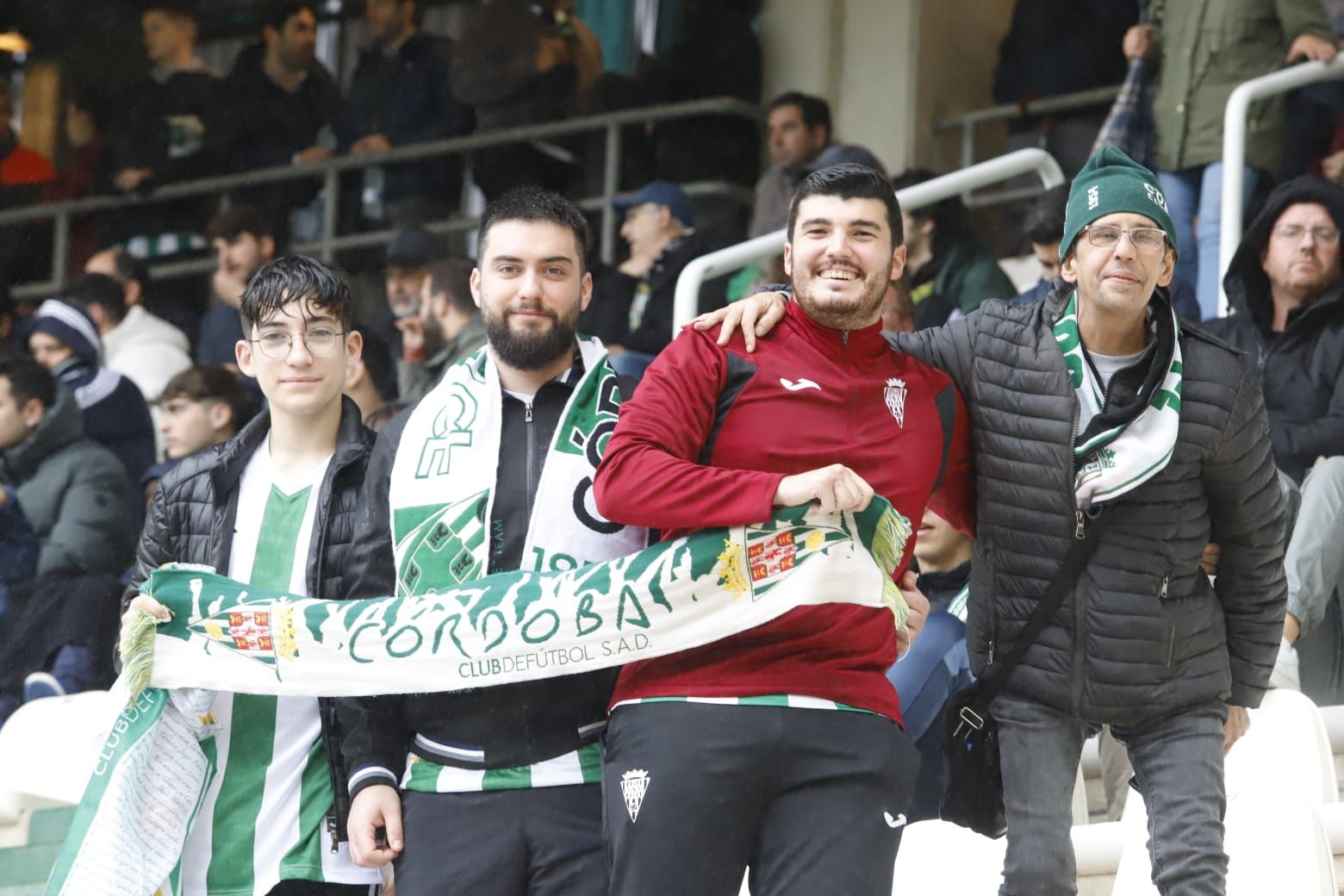 Córdoba CF-Racing de Santander | Las imágenes de la afición blanquiverde en El Arcángel