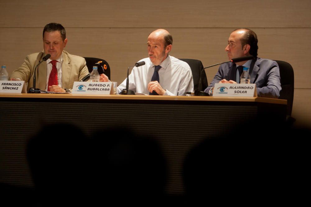 En julio de 2012 participó en las conferencias 'Perspectivas ante la crisis', organizadas por el Club Información