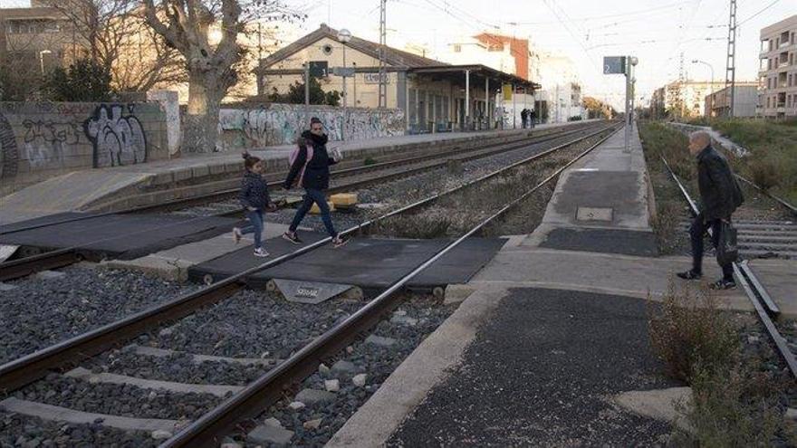 Las viejas estaciones de Salou y Cambrils dejan de funcionar el lunes