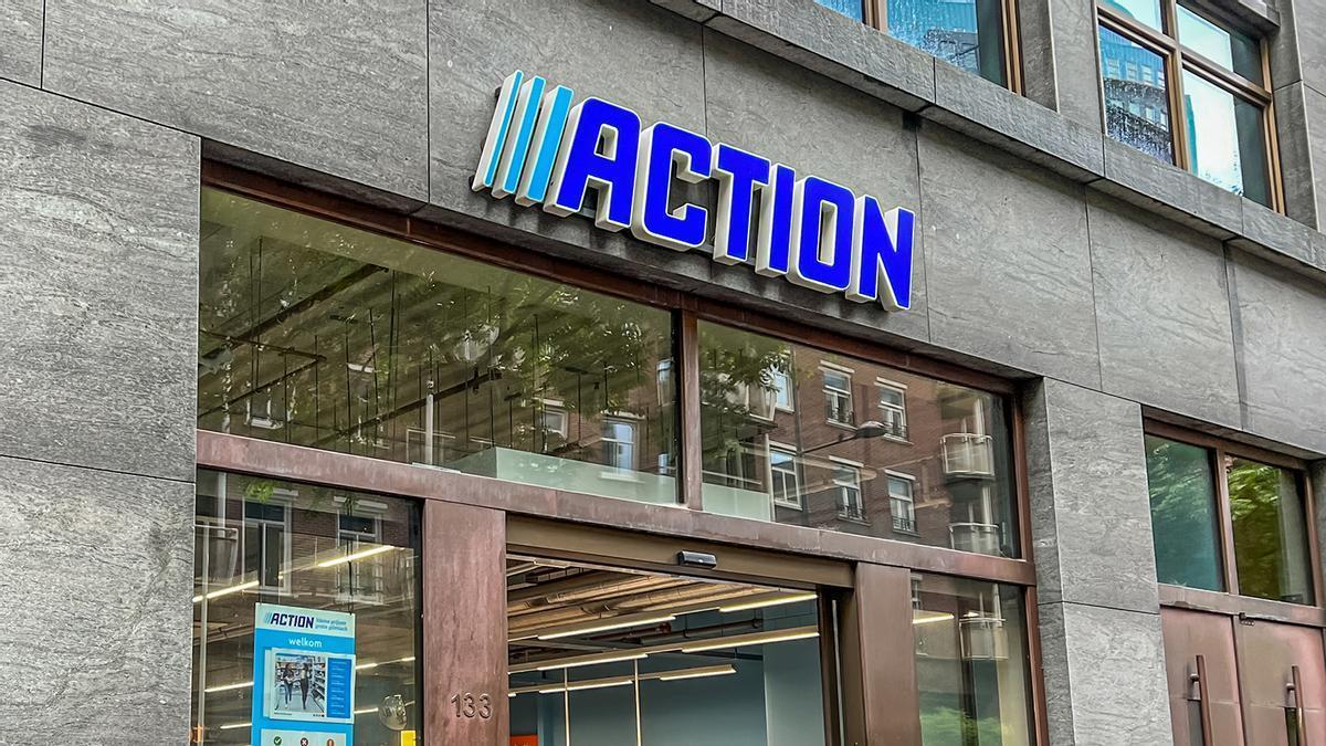 Mañana se esperan colas kilométricas en Action para conseguirlos nuevos pantalones vaqueros más baratos del mercados: disponible entres colores por menos de 10 euros