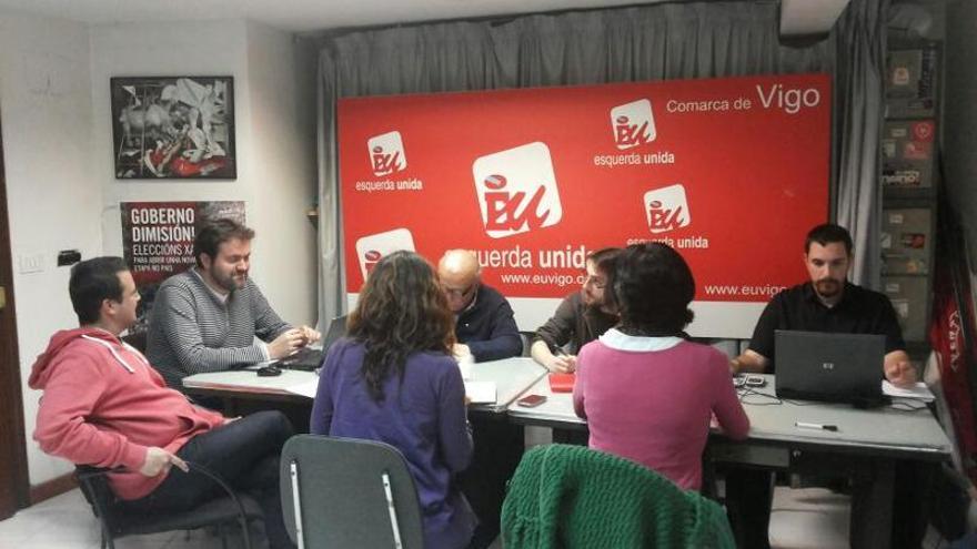 Un momento de la reunión del consello local de Esquerda Unida.