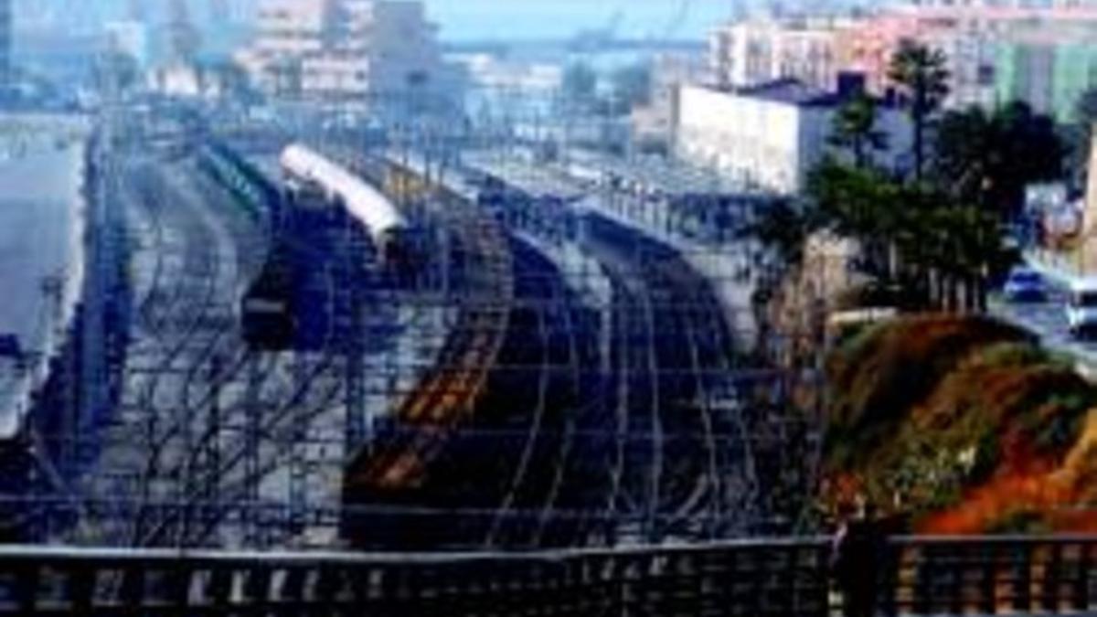 Vista de las vías de tren del corredor mediterráneo a su paso por la ciudad de Tarragona.