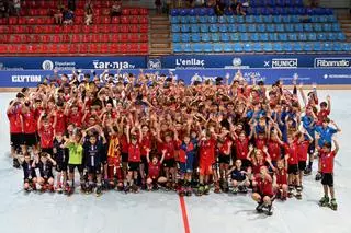 El 44è torneig internacional d'hoquei base Ciutat d'Igualada reuneix 53 equips durant tres dies a la ciutat