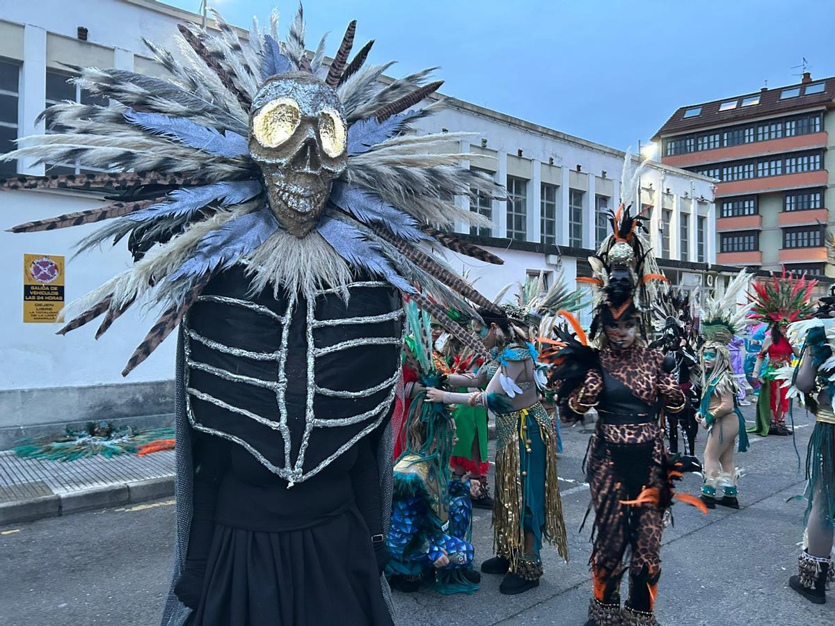 El Carnaval llena Ribadesella hasta los topes: las imágenes El Carnaval llena Ribadesella hasta los topes: las imágenes