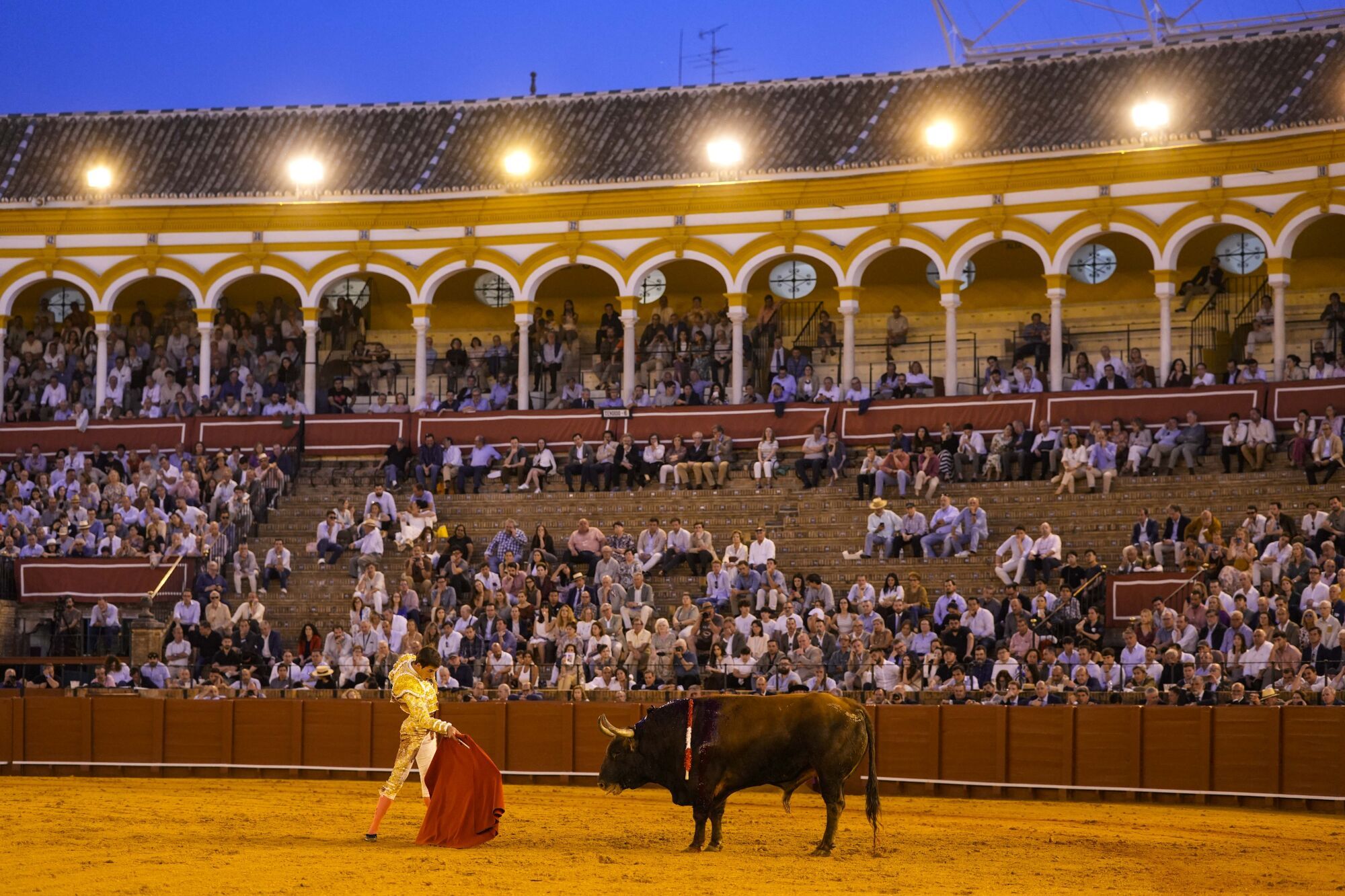 Samuel Navalón en su comparecencia en la Maestranza, a 27 de abril de 2025, en Sevilla, Andalucía (España). En la segunda corrida de abono en la Plaza de la Real Maestranza, los toreros Lama de Góngora, Calerito y Samuel Navalón son los protagonistas que ha realizado el paseíllo. 27 ABRIL 2025 Joaquin Corchero / Europa Press 27/04/2025. Joaquin Corchero;