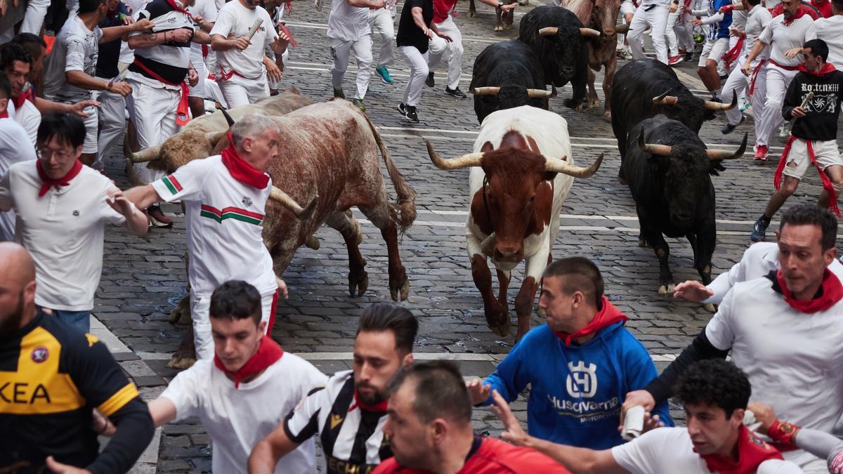 Tres heridos, uno de ellos por asta de toro, en el sexto encierro de los Sanfermines