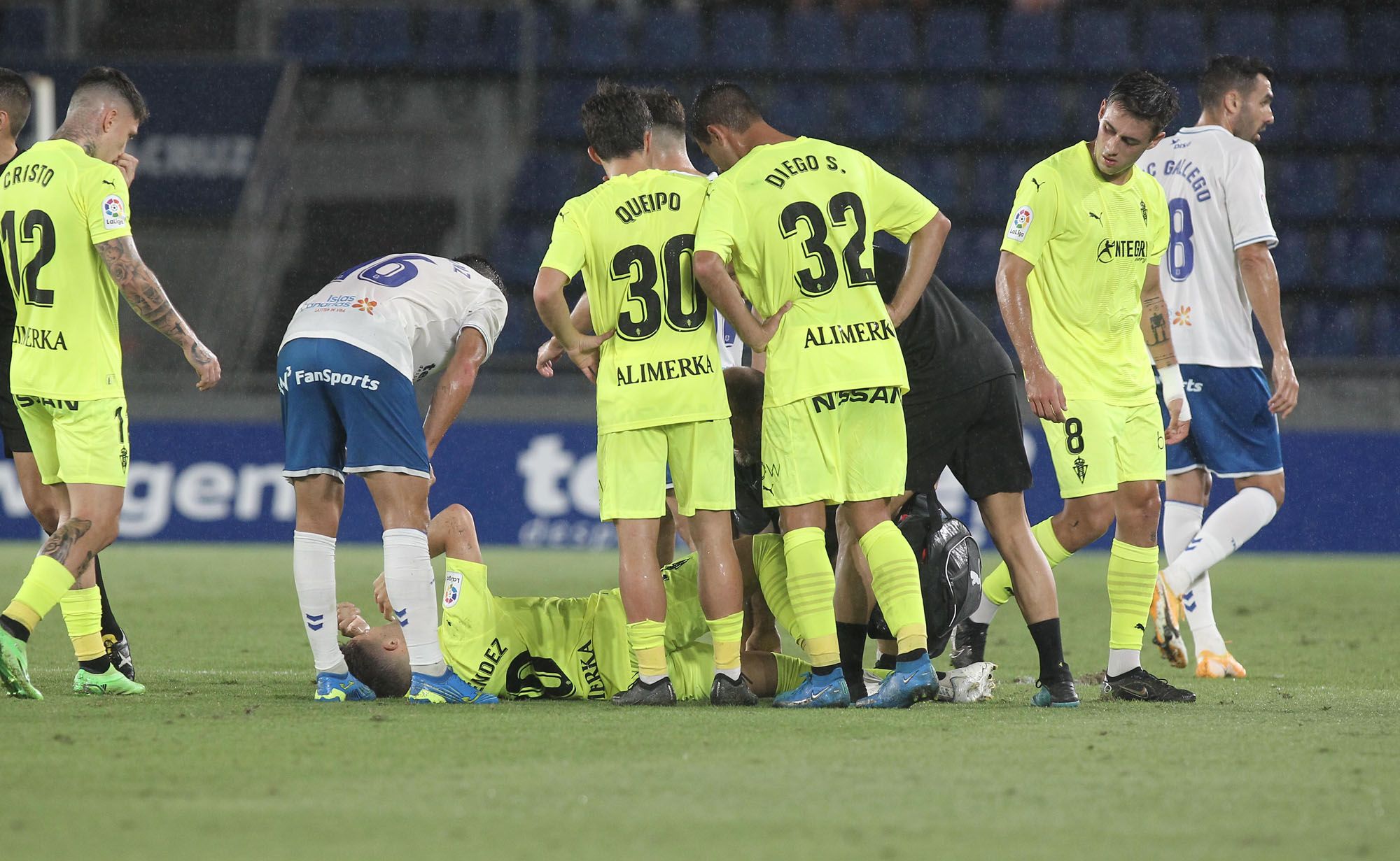 En imágenes: el Sporting suma un punto en Tenerife