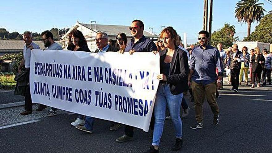 Manifestación de la asociación de vecinos de Sigrás para exigir la creación de aceras, el pasado septiembre.