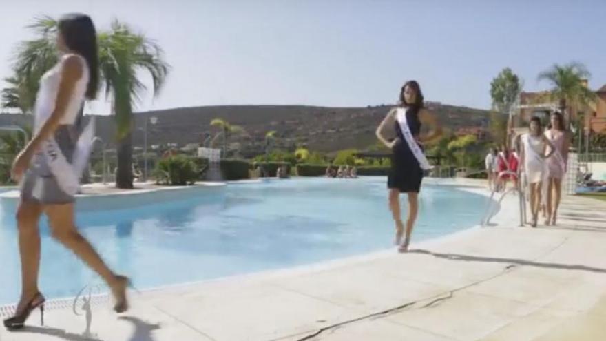 Una caída a la piscina de la candidata de Cáceres a Miss España se convierte en viral