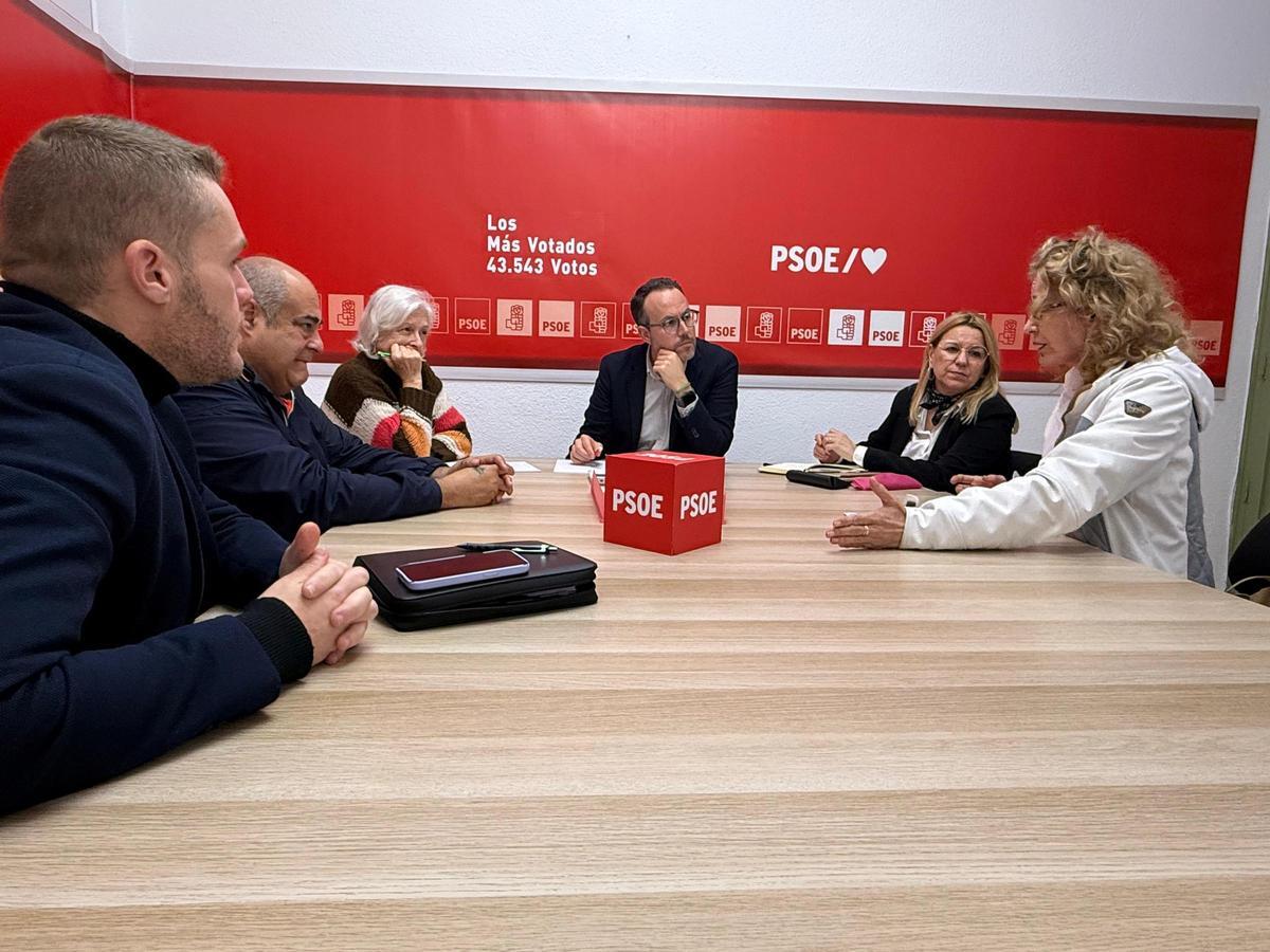 Los responsables del PSOE se reunieron en Elche para analizar la situación de las residencias de mayores en la zona