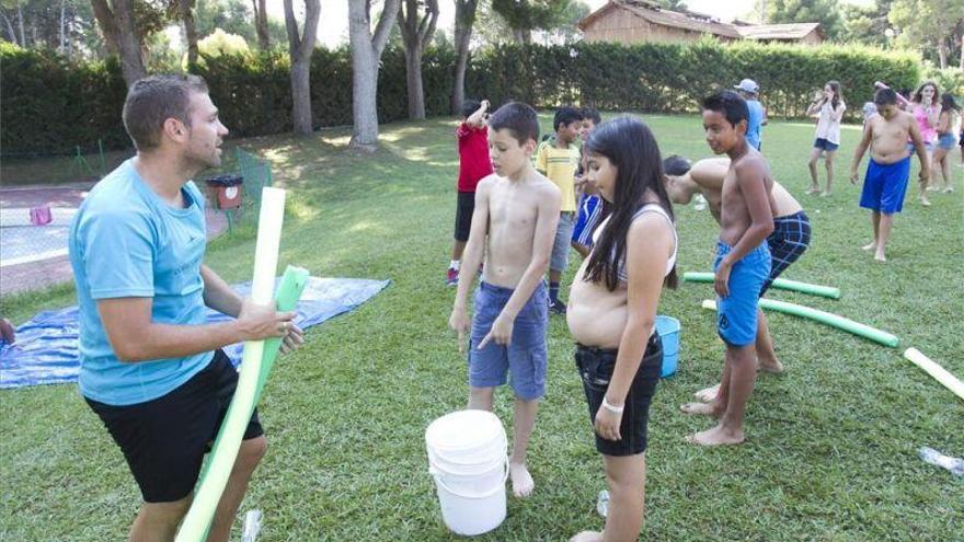 El IAJ convoca ayudas para menores que participen en campamentos o colonias