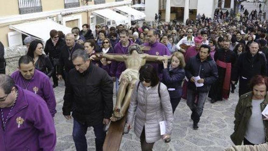 Ibiza celebra su vía crucis con el Cristo de la Agonía