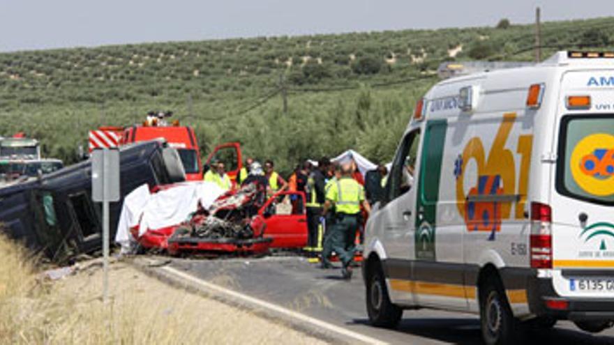 Dos jóvenes mueren en un accidente de tráfico en Nueva Carteya