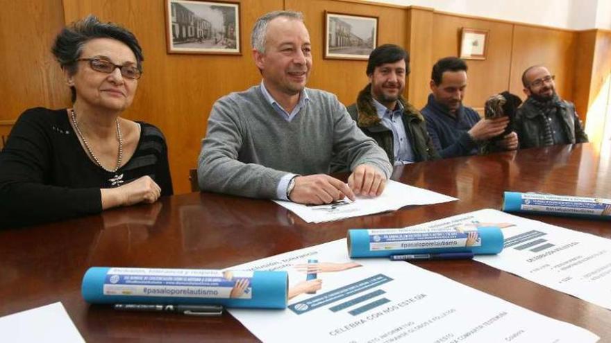 Ferradáns, Constenla, Cillero, Fernández y Otero, ayer, en el consistorio de A Estrada. // Bernabé / Cris M.V.