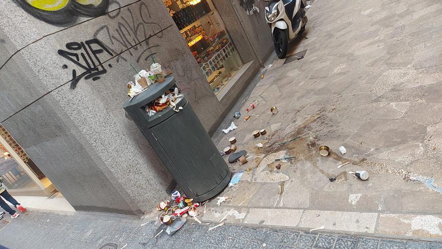 Afedeco denuncia la suciedad de Palma durante la Semana Santa