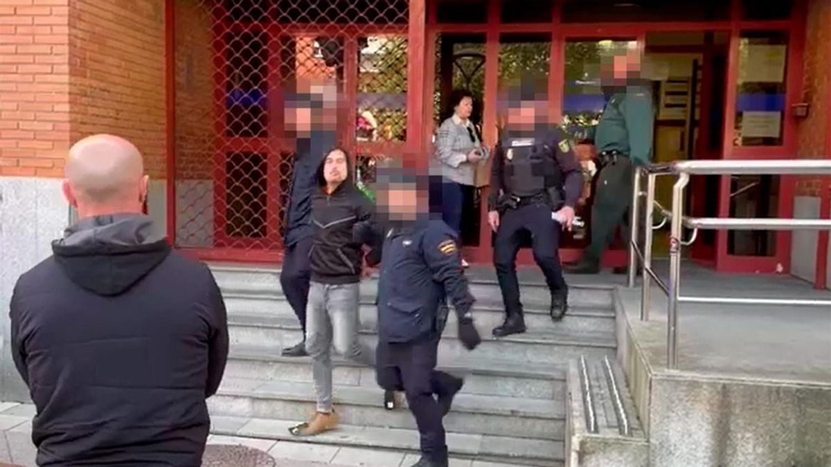 La desafiante salida de los juzgados del asesino de Mieres: "¡Que os den por culo!"