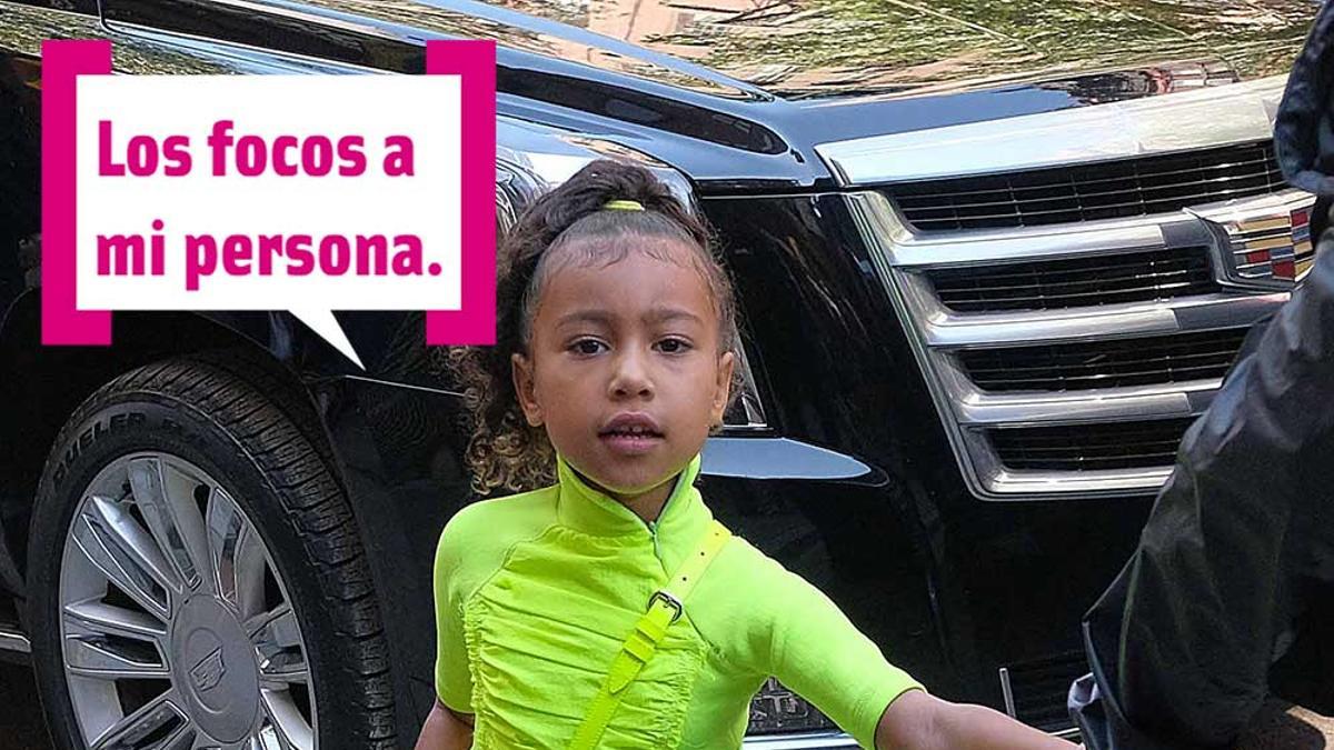 North West paseando por la calle