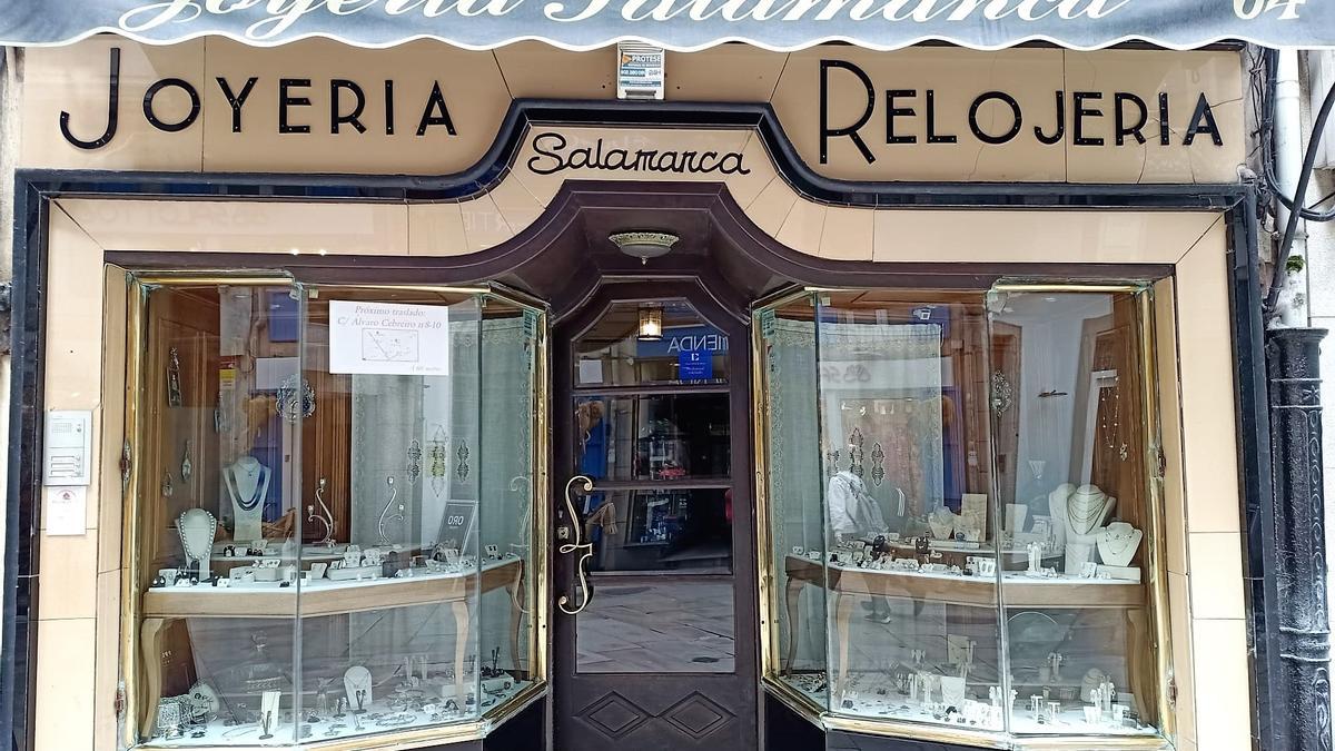 La mítica joyería Salamanca abandona la calle Real - La Opinión de A Coruña