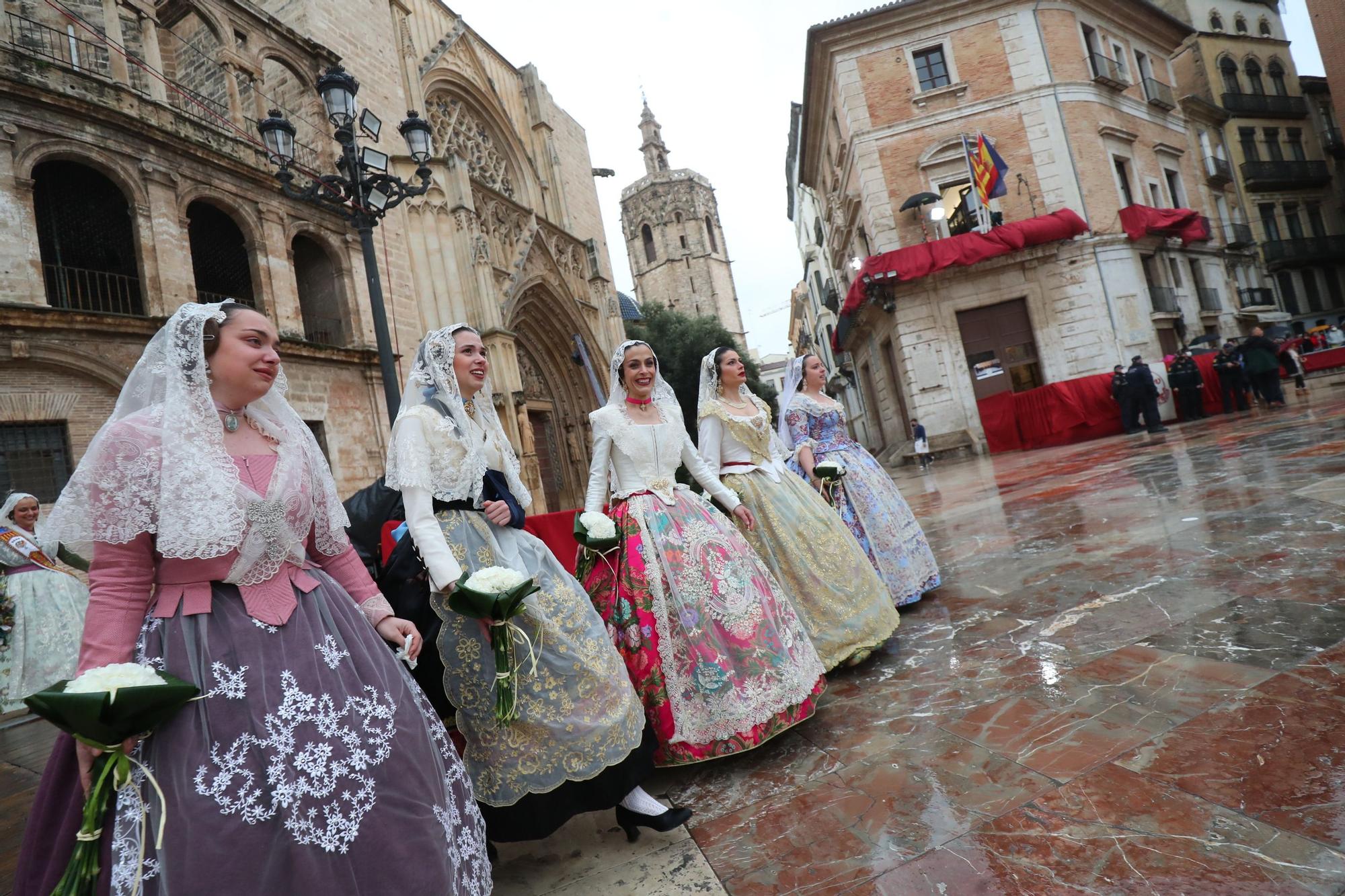 Búscate en el primer día de ofrenda por la calle de la Paz (entre las 17:00 a las 18:00 horas)