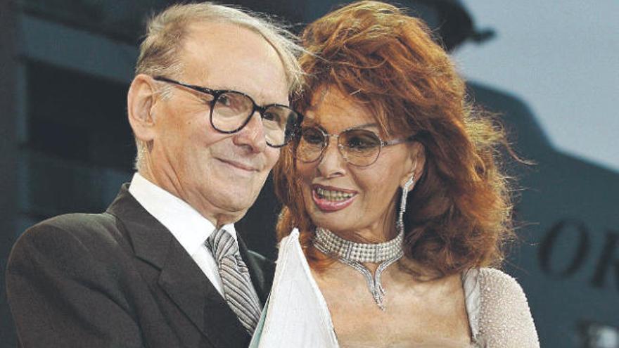 Ennio Morricone y Sofia Loren, en una imagen de 2007.