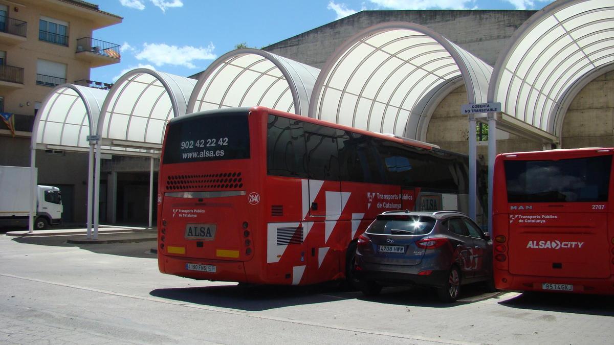Autobusos aparcats a l'estació de Solsona