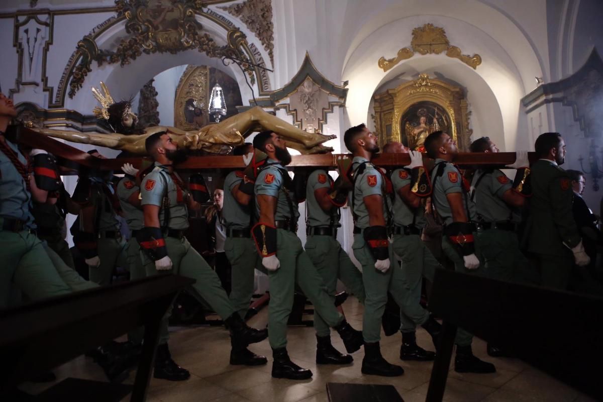 La Legión levanta expectación en el Vía Crucis de La Caridad