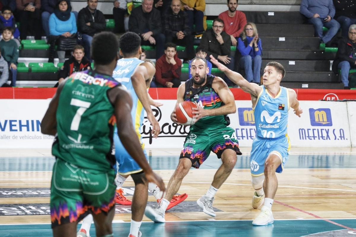 Partido de la primera vuelta entre Cáceres y Estudiantes.