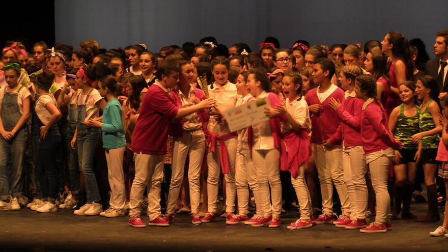 Premio a alumnos de DanzAsturias en el Dance Festival de Cantabria.