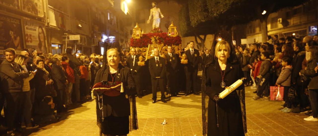 La salida del Cristo del Perdón de la iglesia del Sagrado Corazón de Jesús.