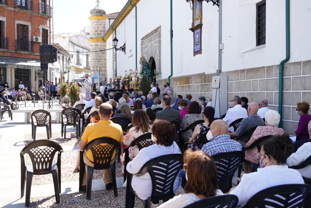 La Virgen de Luna procesiona en Villanueva de Córdoba