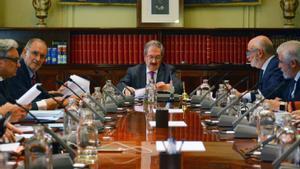 La croada de la Santíssima Trinidad del PP, el poder judicial i el Constitucional