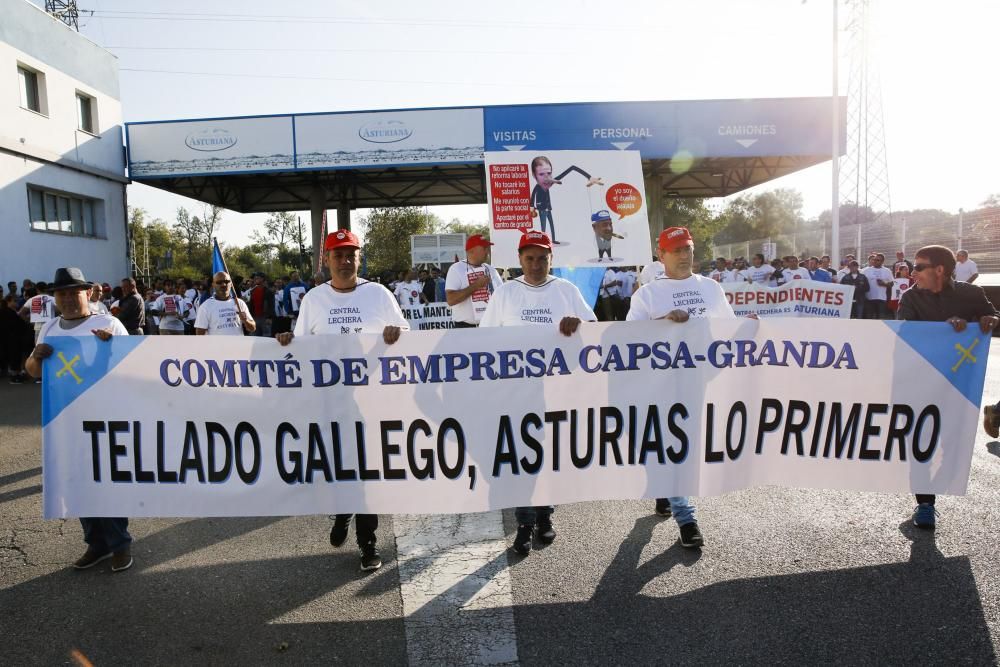 La plantilla de Capsa marcha a pie hasta Oviedo